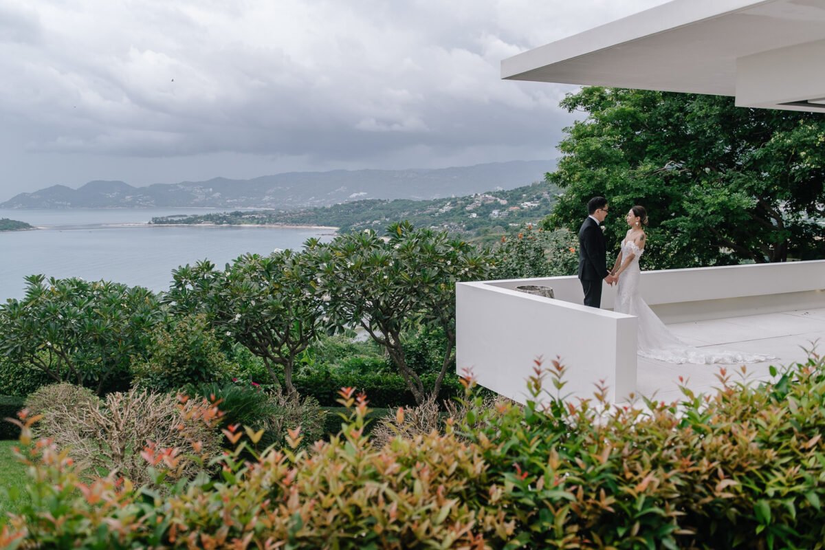 Wedding photos on a cloudy day in Koh Samui