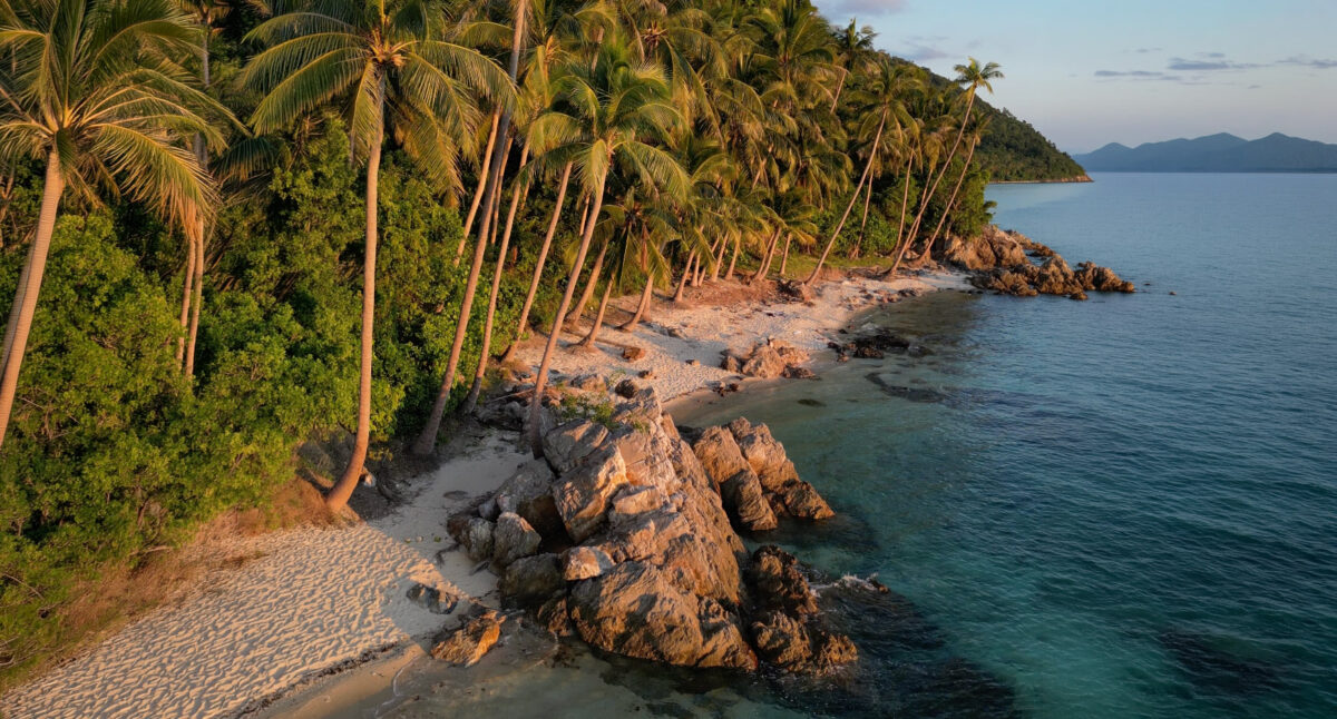 Secluded beach for a marriage proposal in Koh Samui